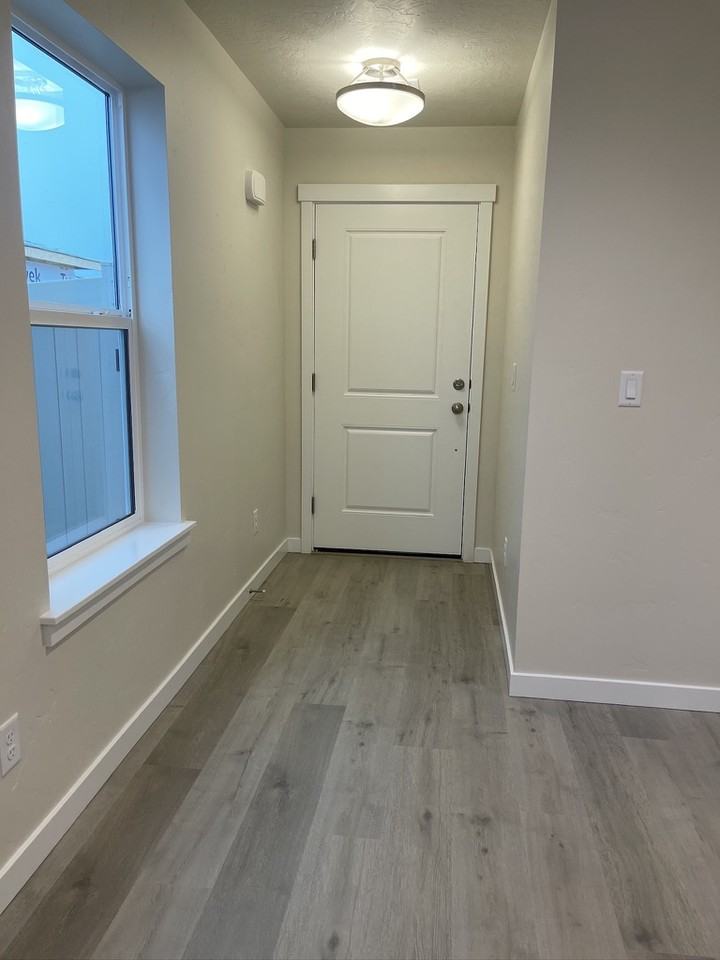 1581 Witt St #1 - Photo 3 of 37