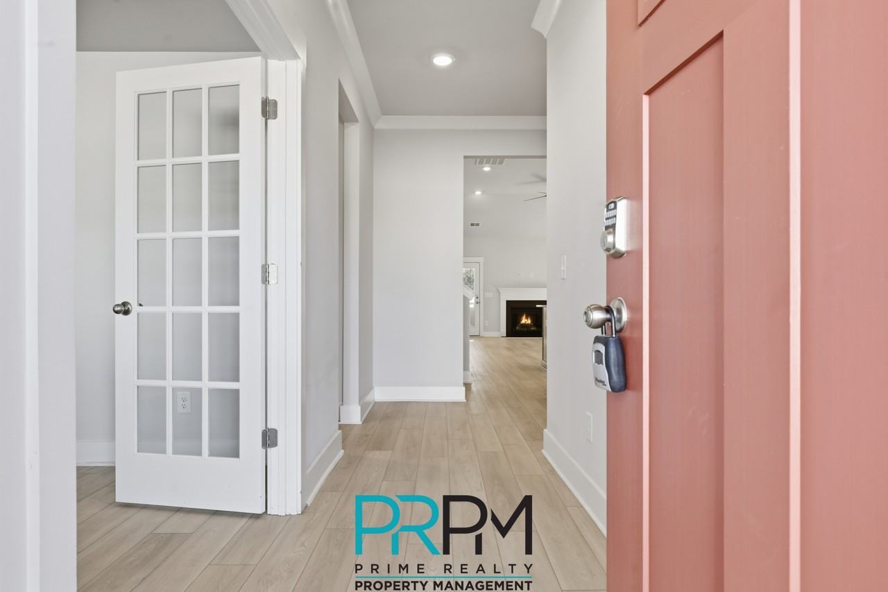 2 Thornfield Dr #2 - Photo 3 of 27