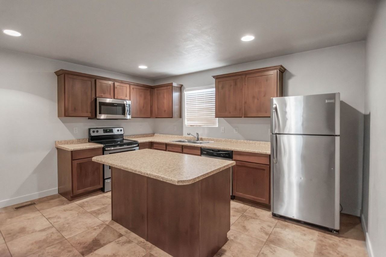 Edgewater in Vineyard - Photo 6 of 22