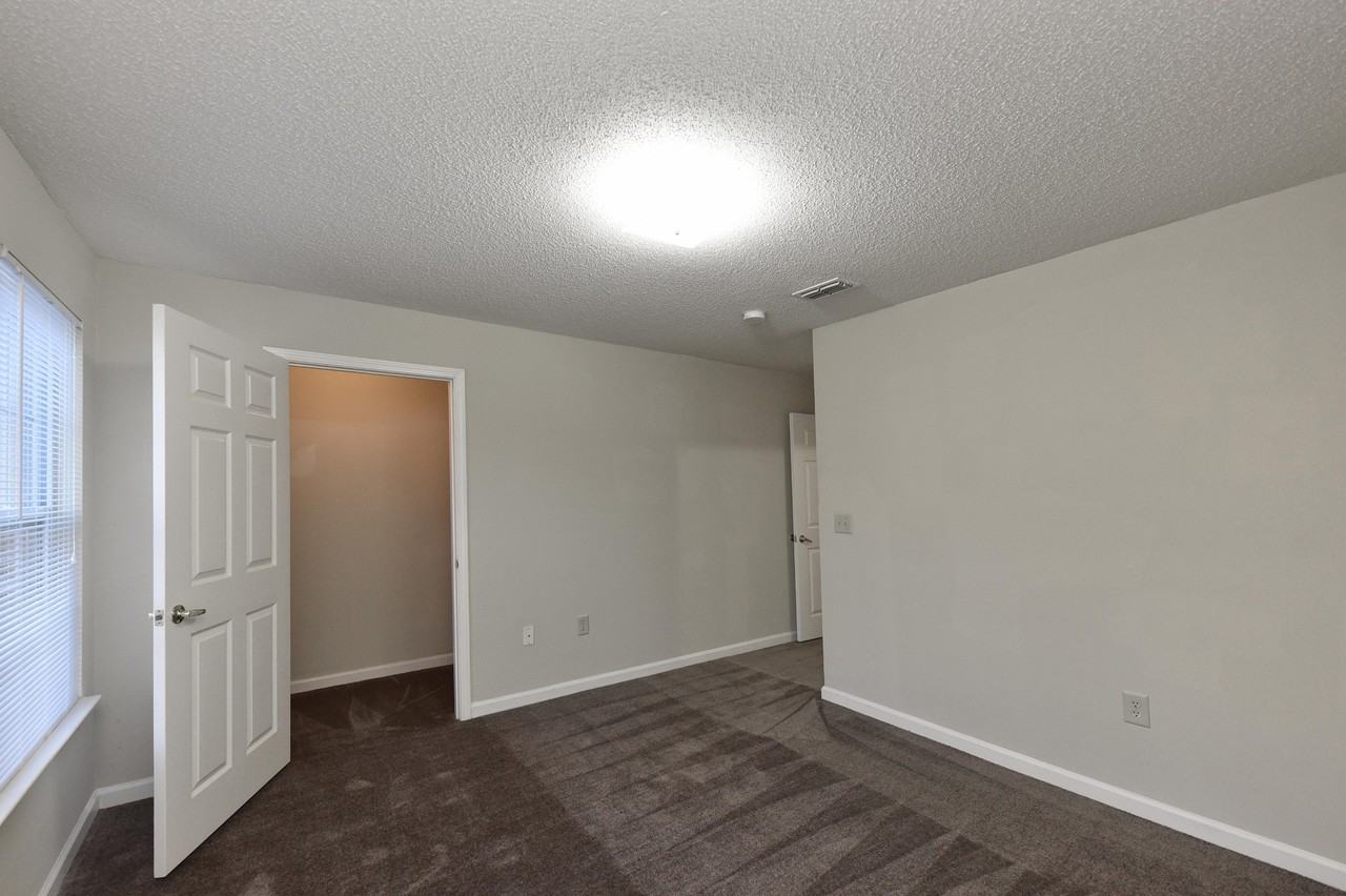 Bedford Place - Photo 4 of 24