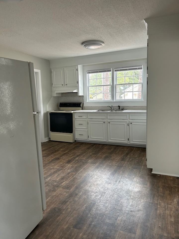 2100 Woodward Dr #A - Photo 4 of 16