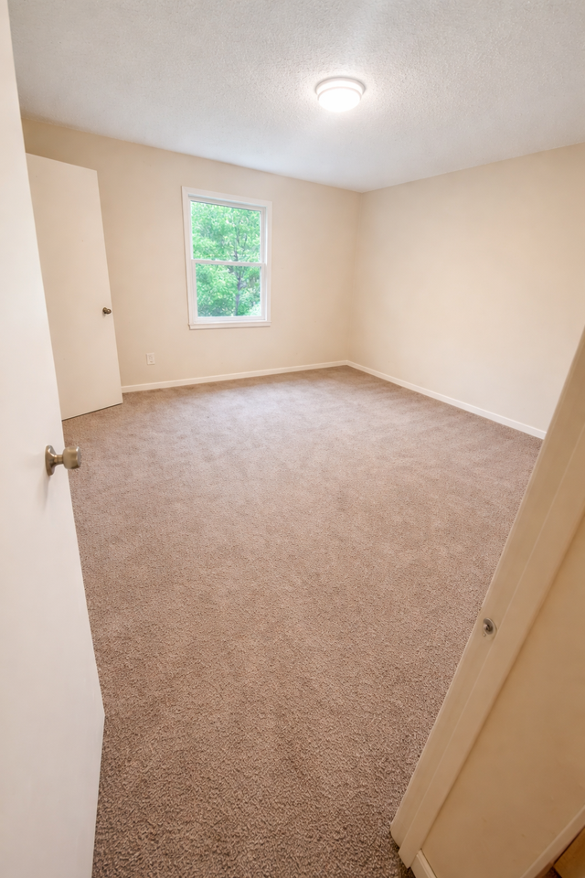 1630 Spring Garden St #C - Photo 4 of 10