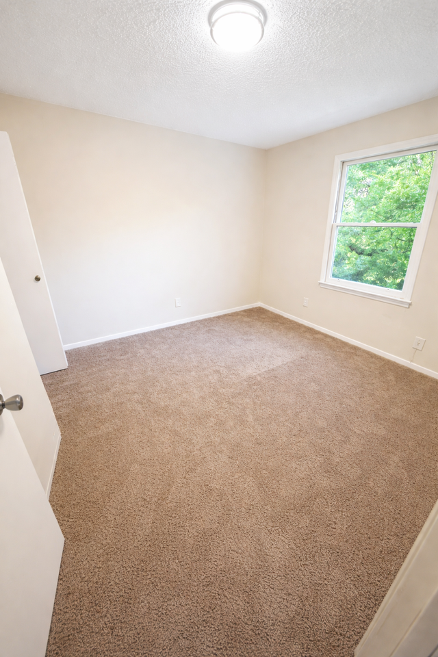 1628 Spring Garden St #A - Photo 3 of 10