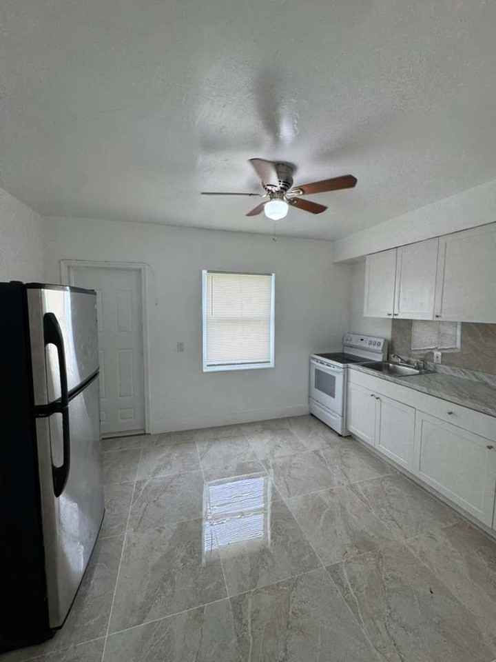 9335 Little River Dr #9335 - Photo 5 of 10