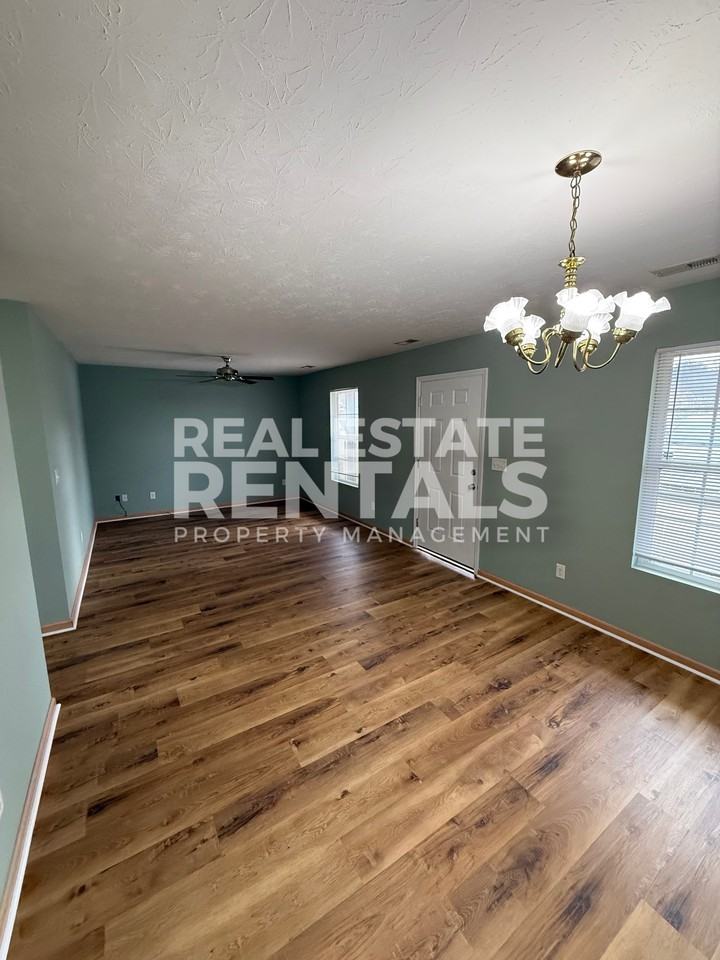 1304 Pierce St #1 - Photo 3 of 9