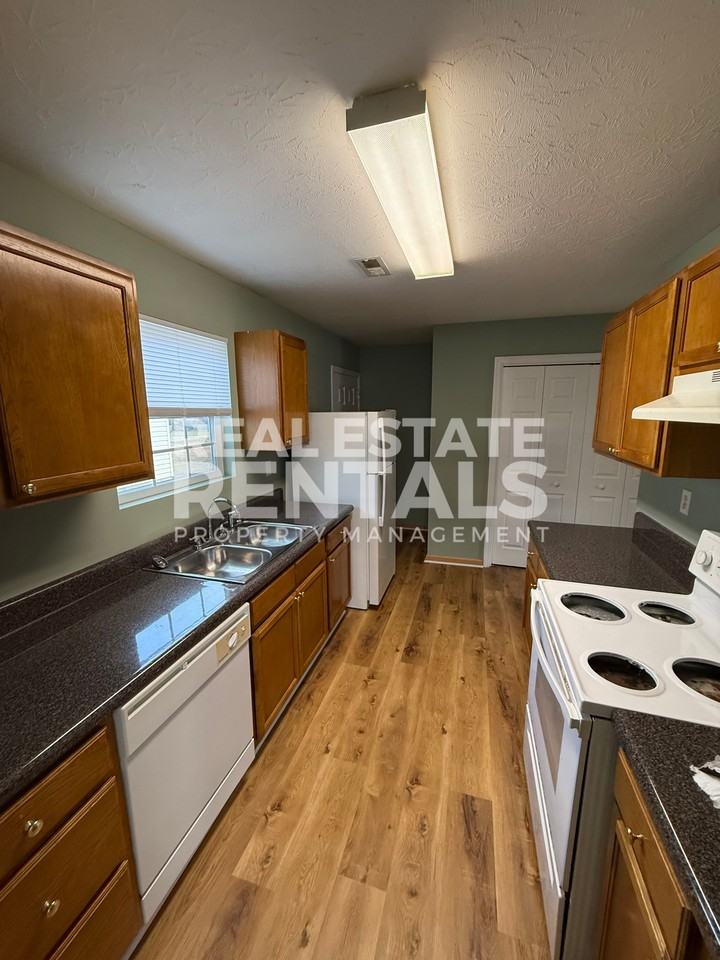 1304 Pierce St #1 - Photo 5 of 9