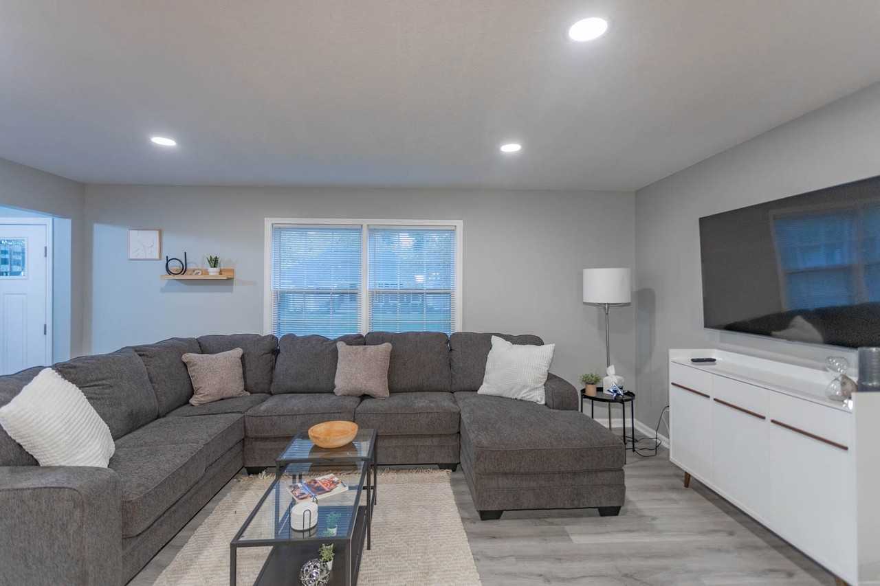 5130 Ballentine St #1 - Photo 4 of 44