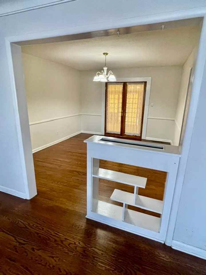 1805 S Valleyroad Ave - Photo 4 of 20