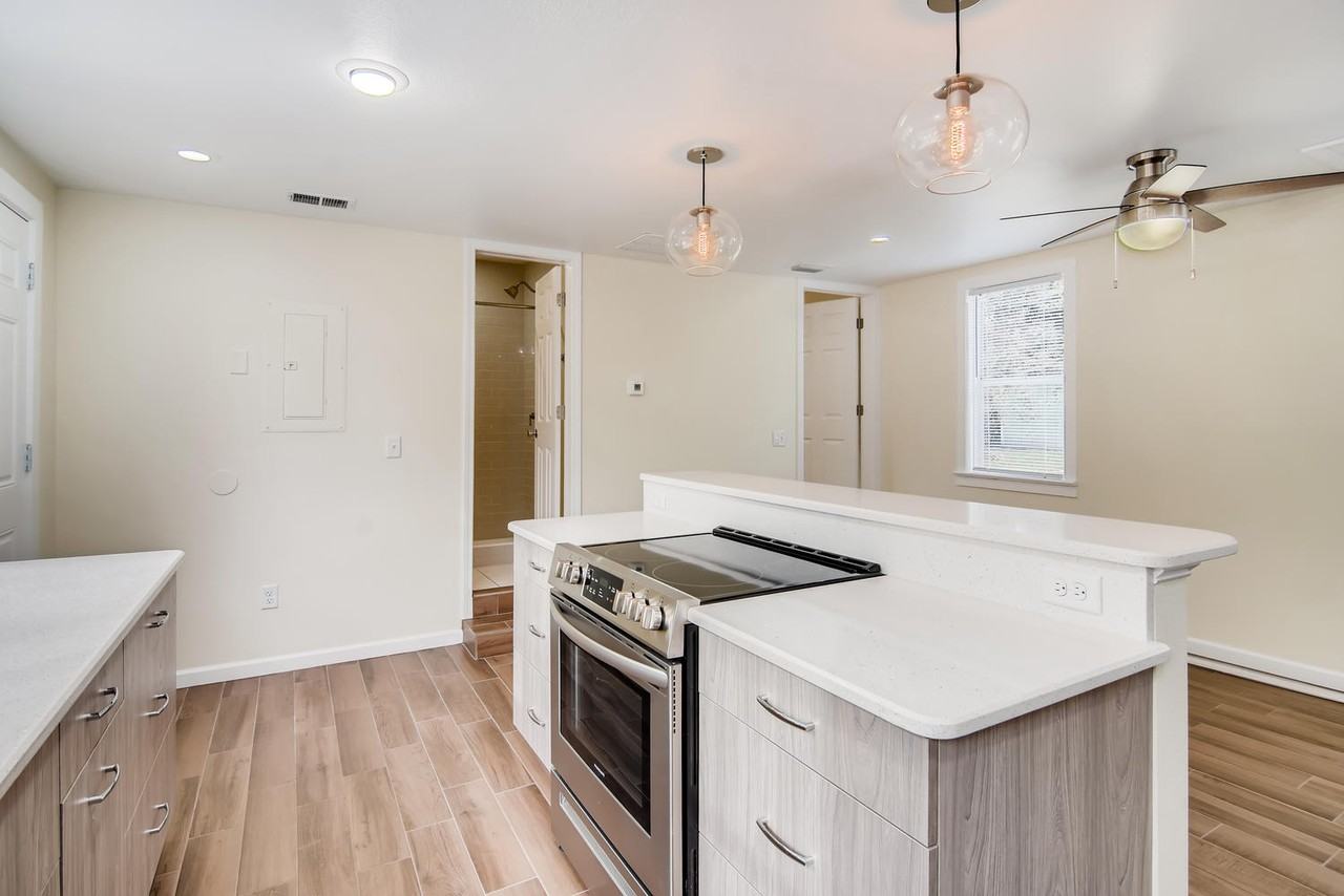 1116 Main St #101 - Photo 4 of 10