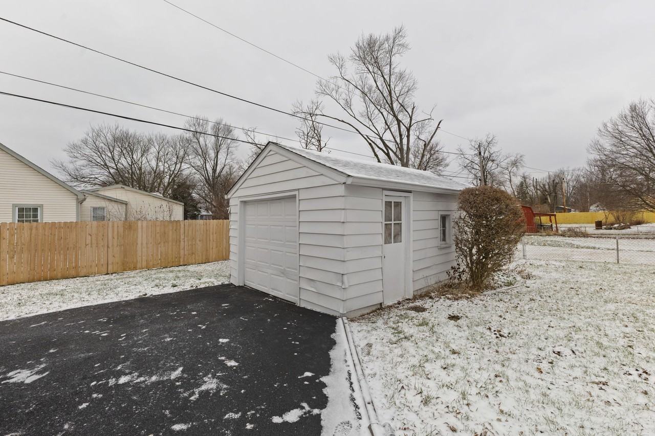 3016 N Arlington Ave #1 - Photo 5 of 26