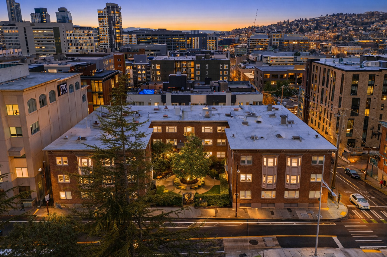 Carolina Court - Photo 4 of 34