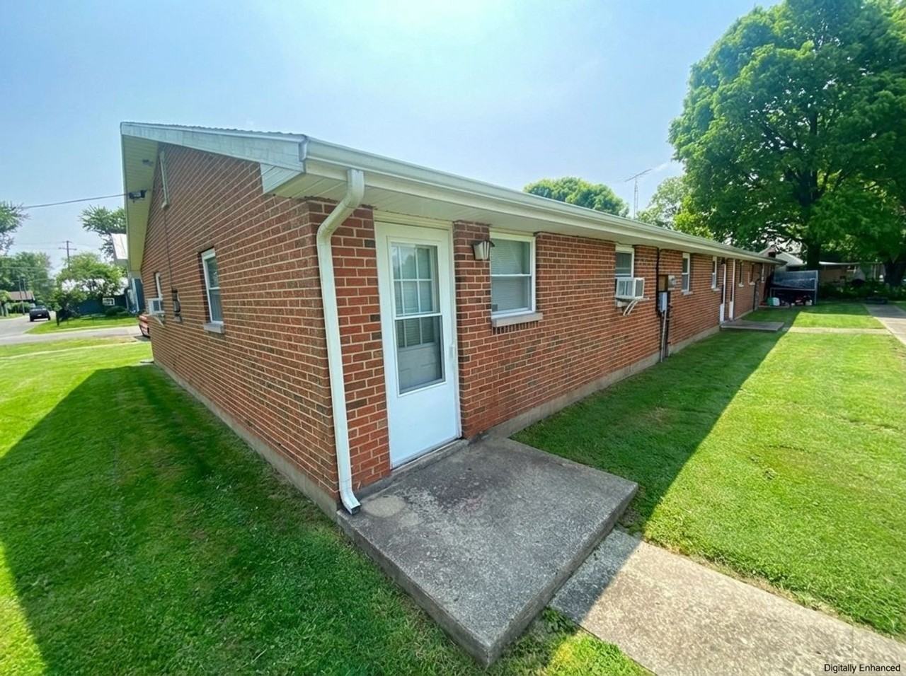 FOUNTAIN CITY APARTMENTS - Photo 7 of 10