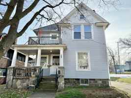 featured image of 411 W Washington Ave