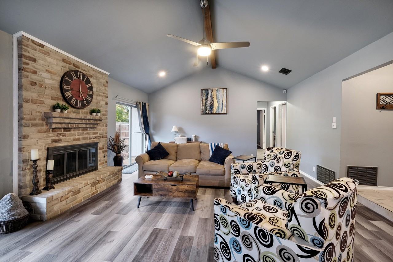 2607 Lone Summit St #1 - Photo 2 of 10