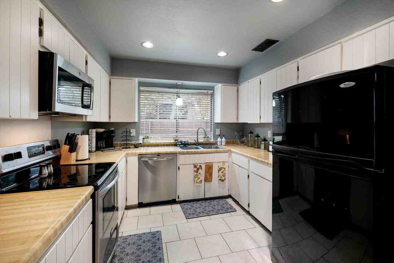 2607 Lone Summit St #1 - Photo 5 of 10