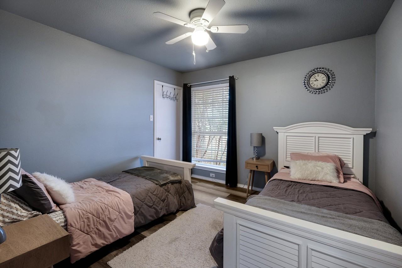 2607 Lone Summit St #1 - Photo 6 of 10