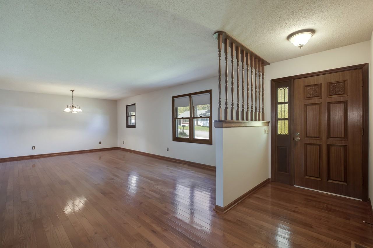 702 W 6th Ave #1 - Photo 4 of 28