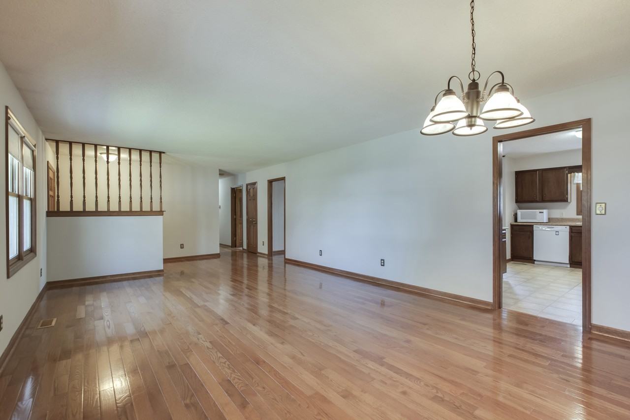 702 W 6th Ave #1 - Photo 6 of 28