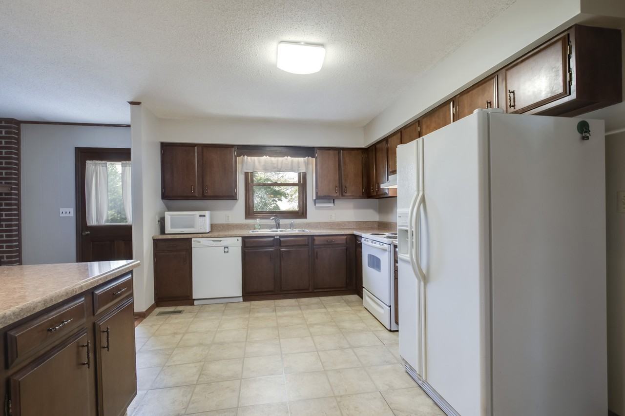 702 W 6th Ave #1 - Photo 7 of 28