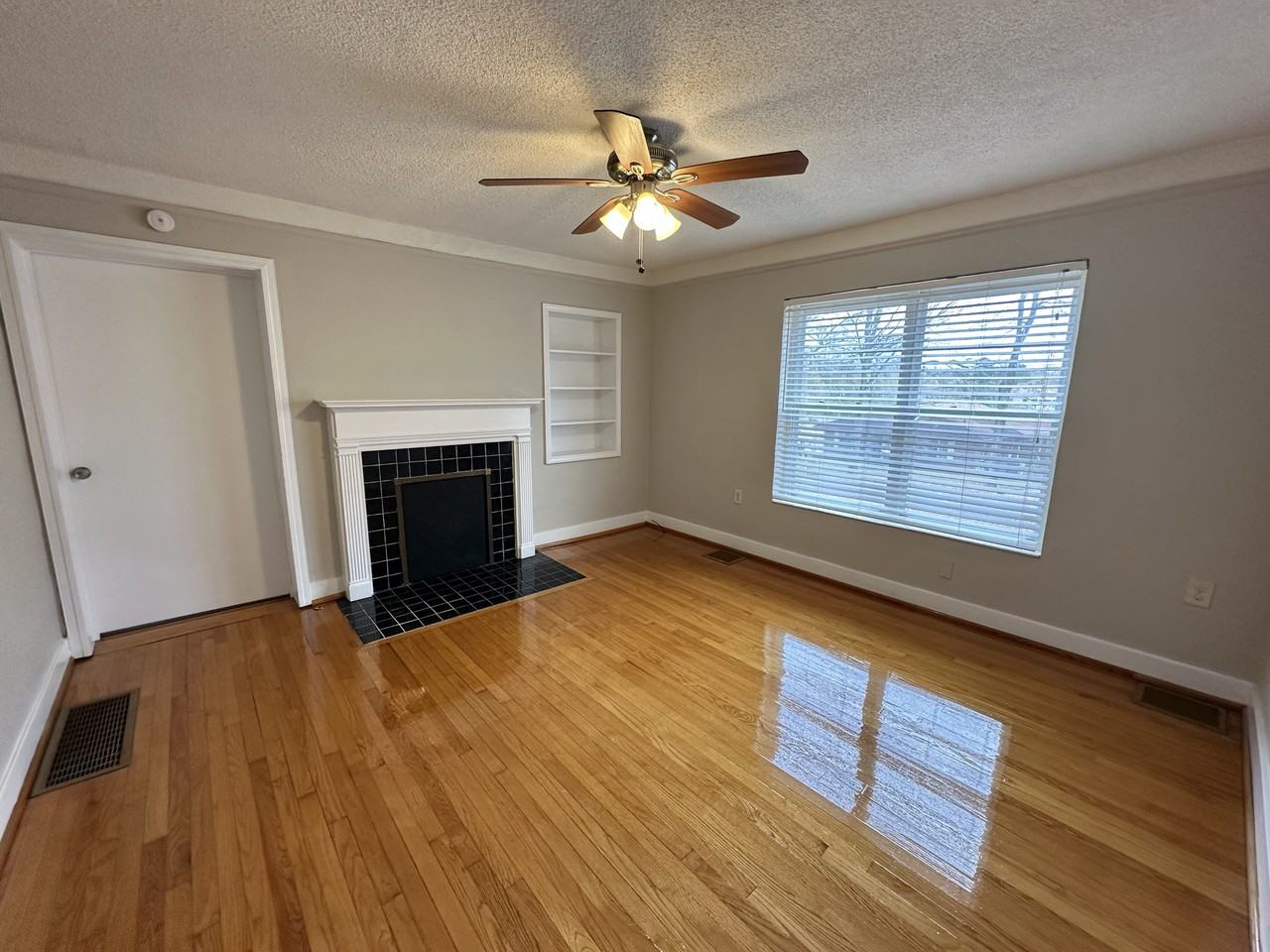 637 Blanton Ln #1 - Photo 3 of 12