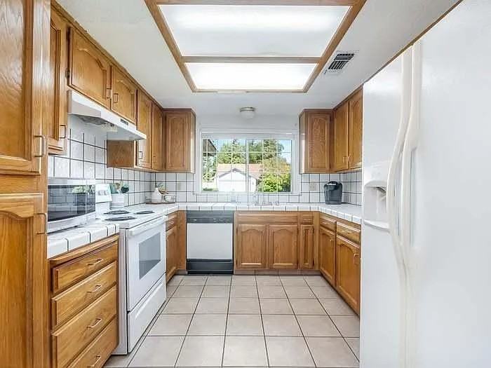 178 N Magnolia Ave #NA - Photo 7 of 24