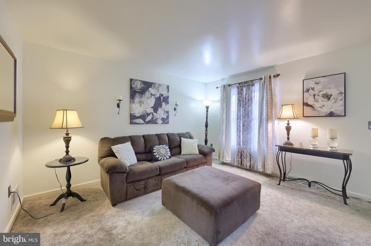 6 Tiffany Ln #1 - Photo 5 of 26