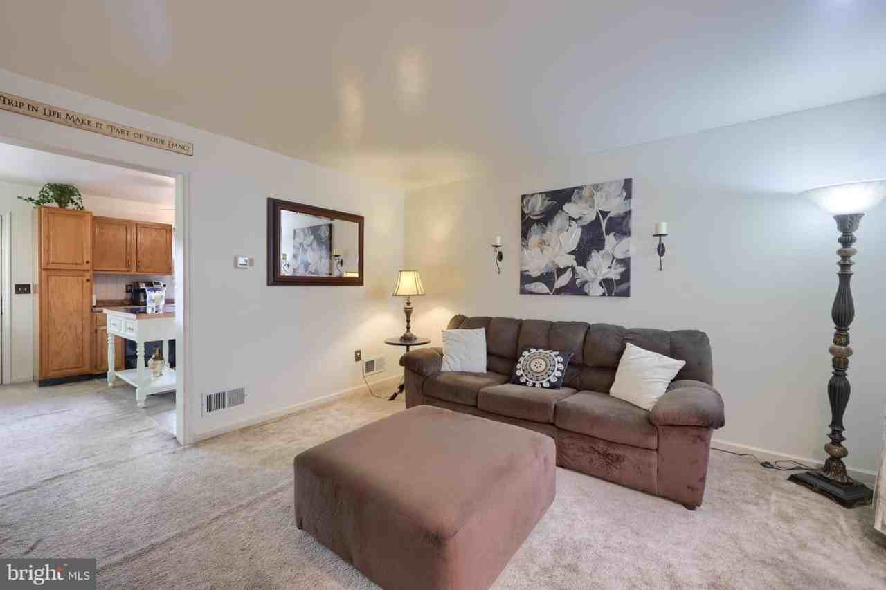 6 Tiffany Ln #1 - Photo 6 of 26