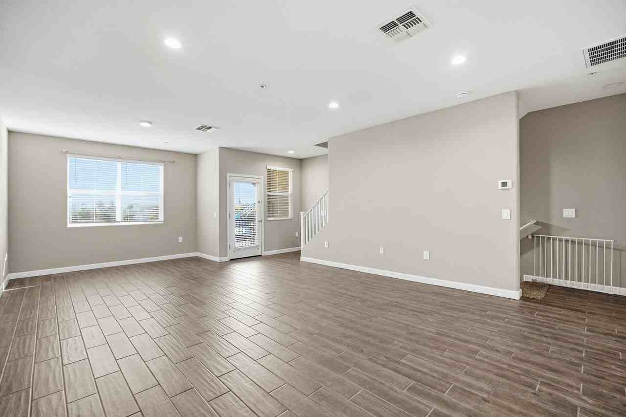 1255 1255 North Arizona AvenueUnit 1335 #1335 - Photo 7 of 38