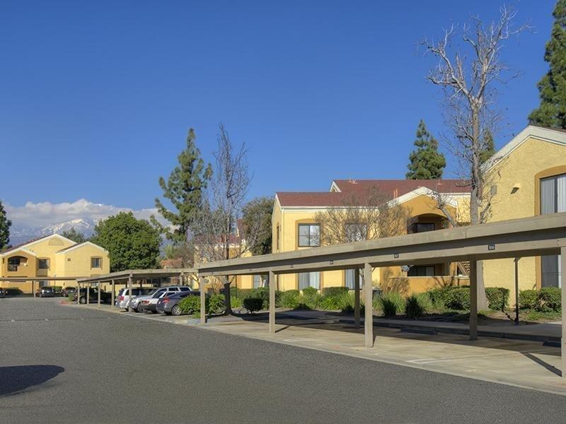 1720 E D St - Photo 4 of 16