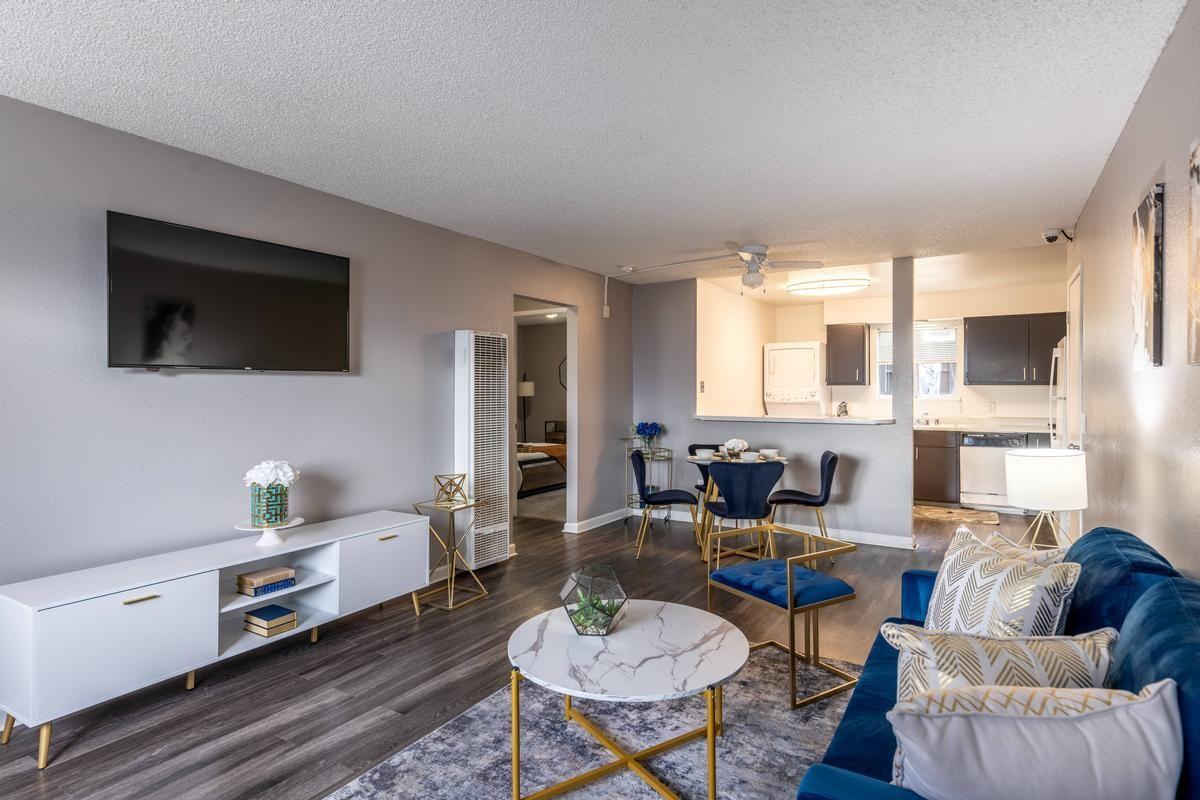 3277 Reno Vista Dr
