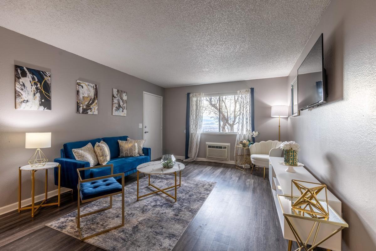 3277 Reno Vista Dr