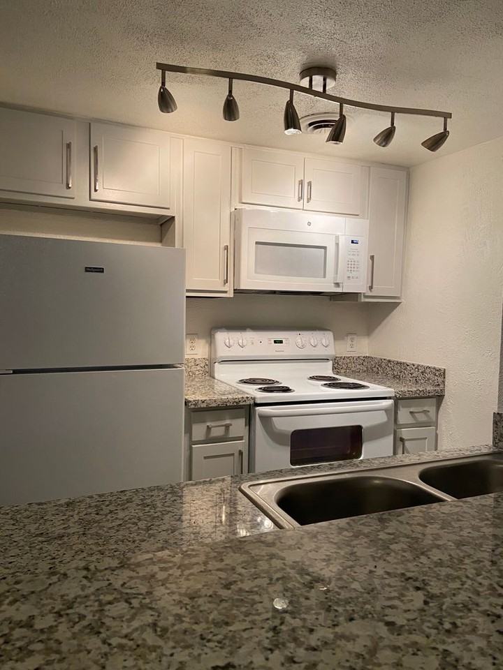 Monaco Apartments - Photo 3 of 26