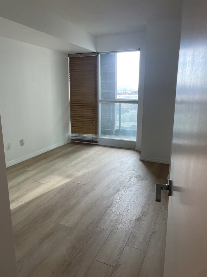 219 Fort York Boulevard - Photo 3 of 20