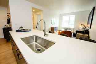 3309 N Mississippi Ave - Photo 1 of 1