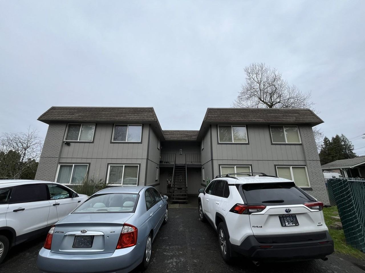 711 Se 212th Ave - Photo 2 of 27