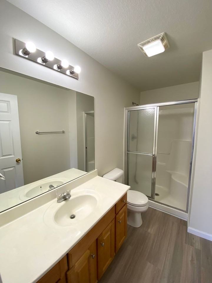 Miners - Photo 5 of 24