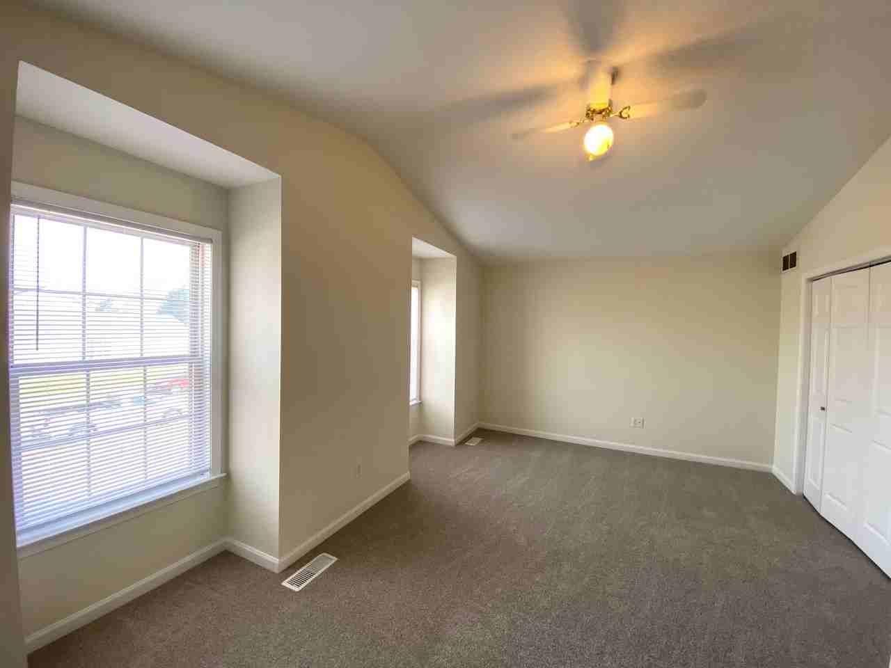 Miners - Photo 7 of 24