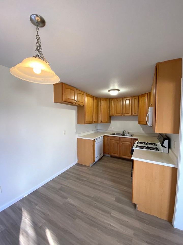 Miners - Photo 4 of 38