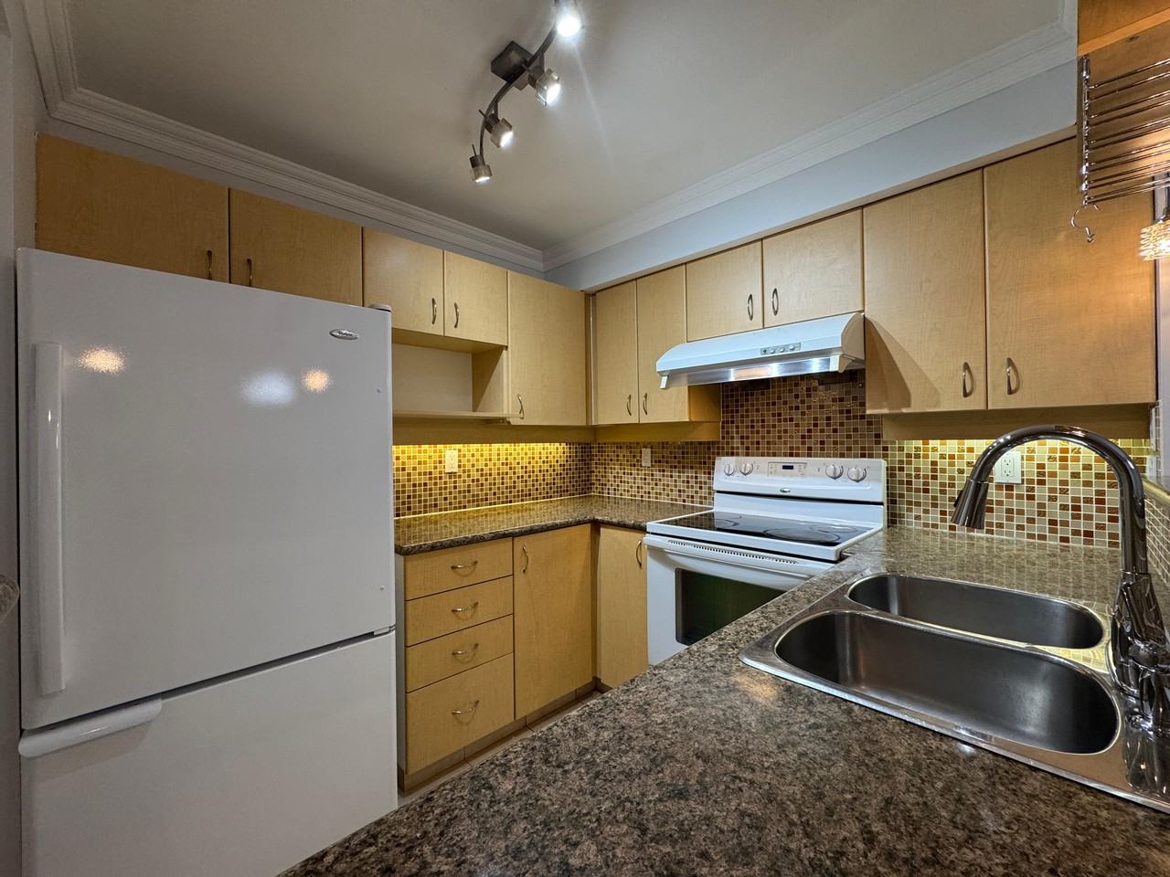 7038 21st Avenue #10* - Photo 5 of 18