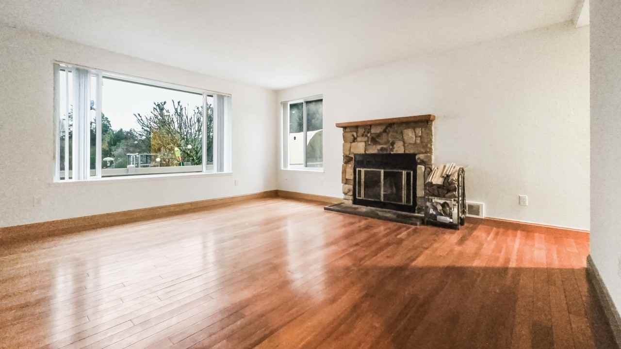 9709 6th Ave Nw - Photo 4 of 29