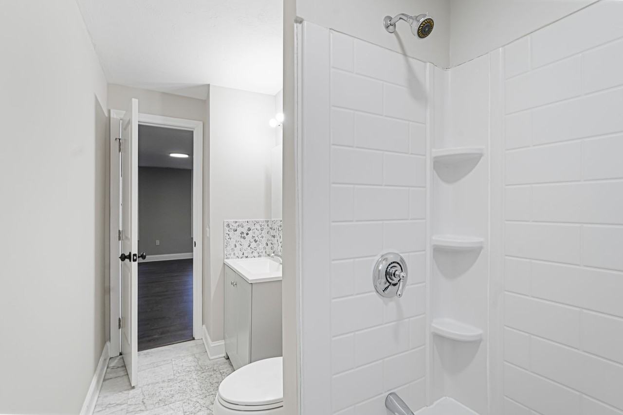 100 Eastern Ave - Photo 5 of 15