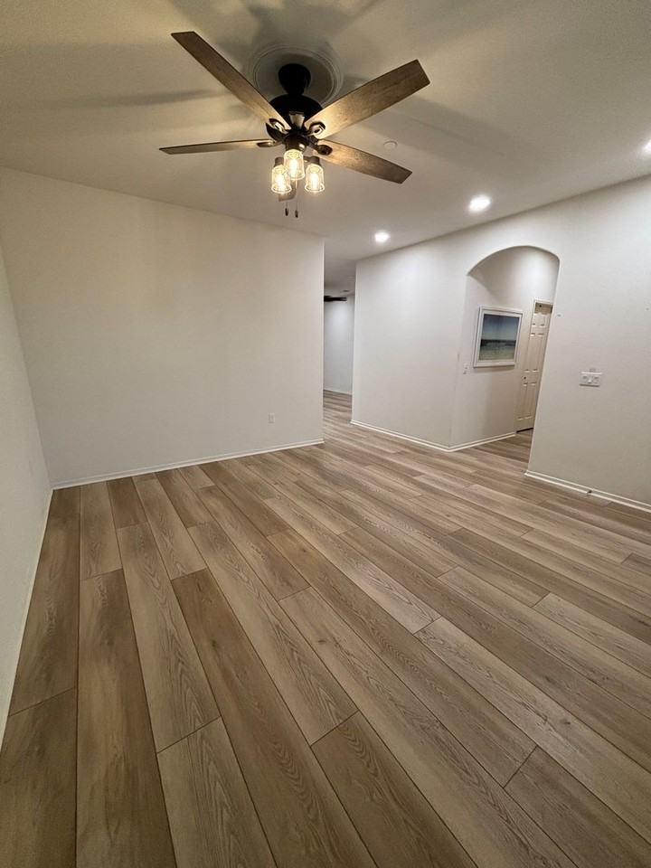 2512 Vista Del Mar Ln - Photo 3 of 22