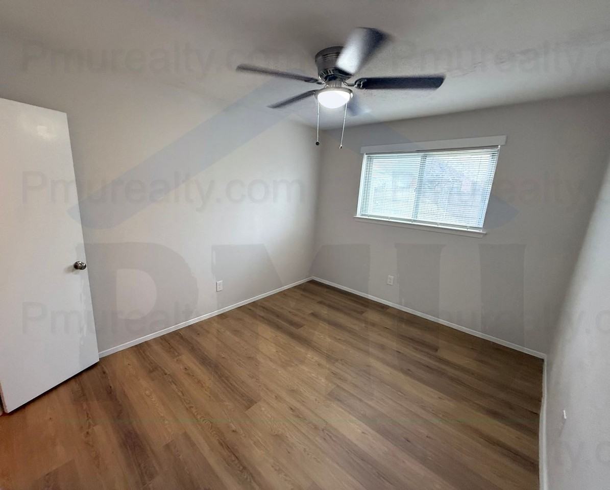 12108 Bishop Dr - Photo 6 of 12