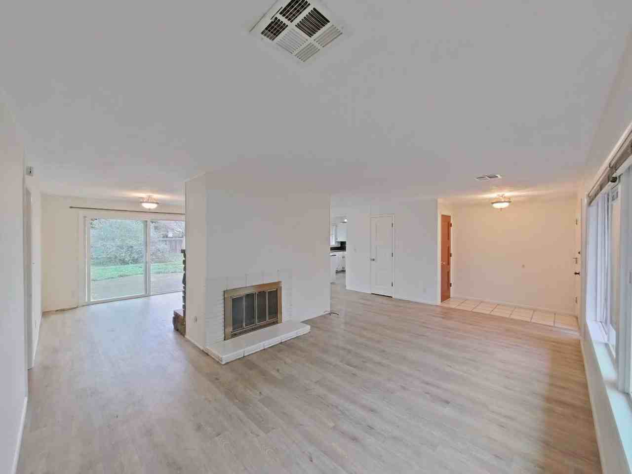 3625 Elwing Ave - Photo 5 of 24