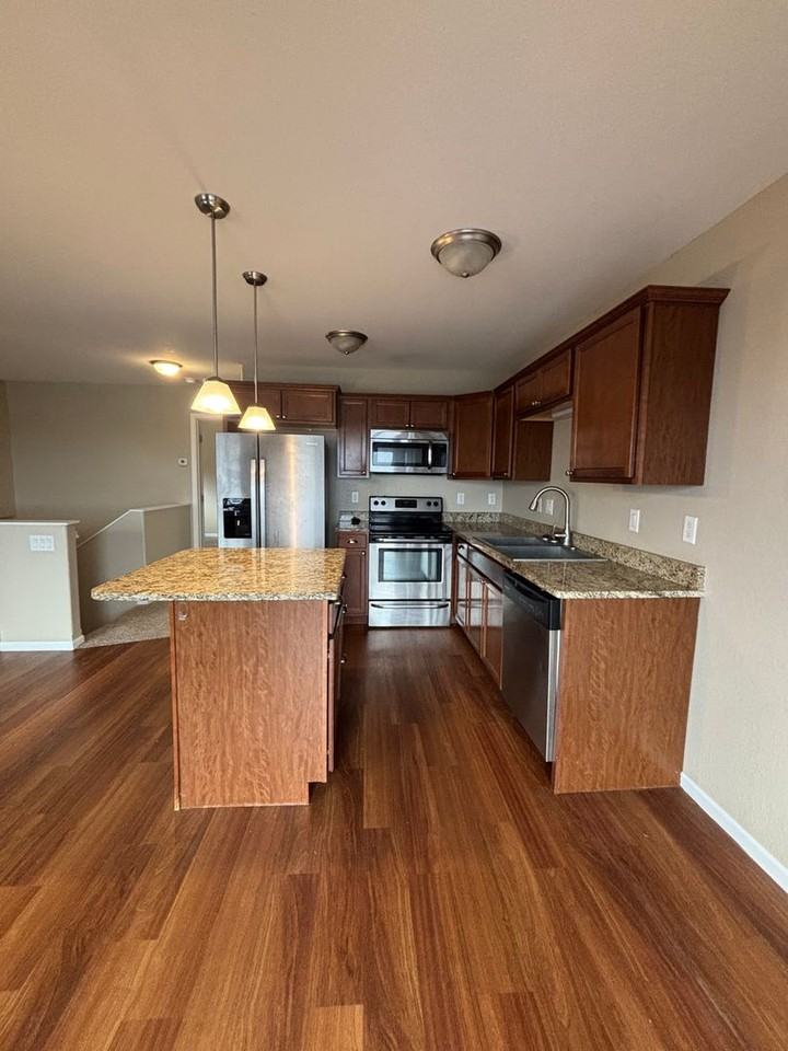 5308 15th Ave Se - Photo 4 of 16