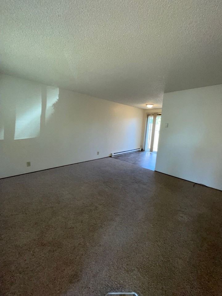 2481 Cherry Ave Ne - Photo 6 of 18