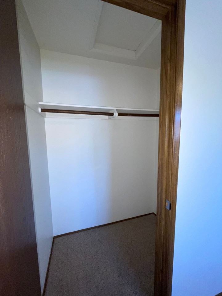 2481 Cherry Ave Ne - Photo 7 of 18