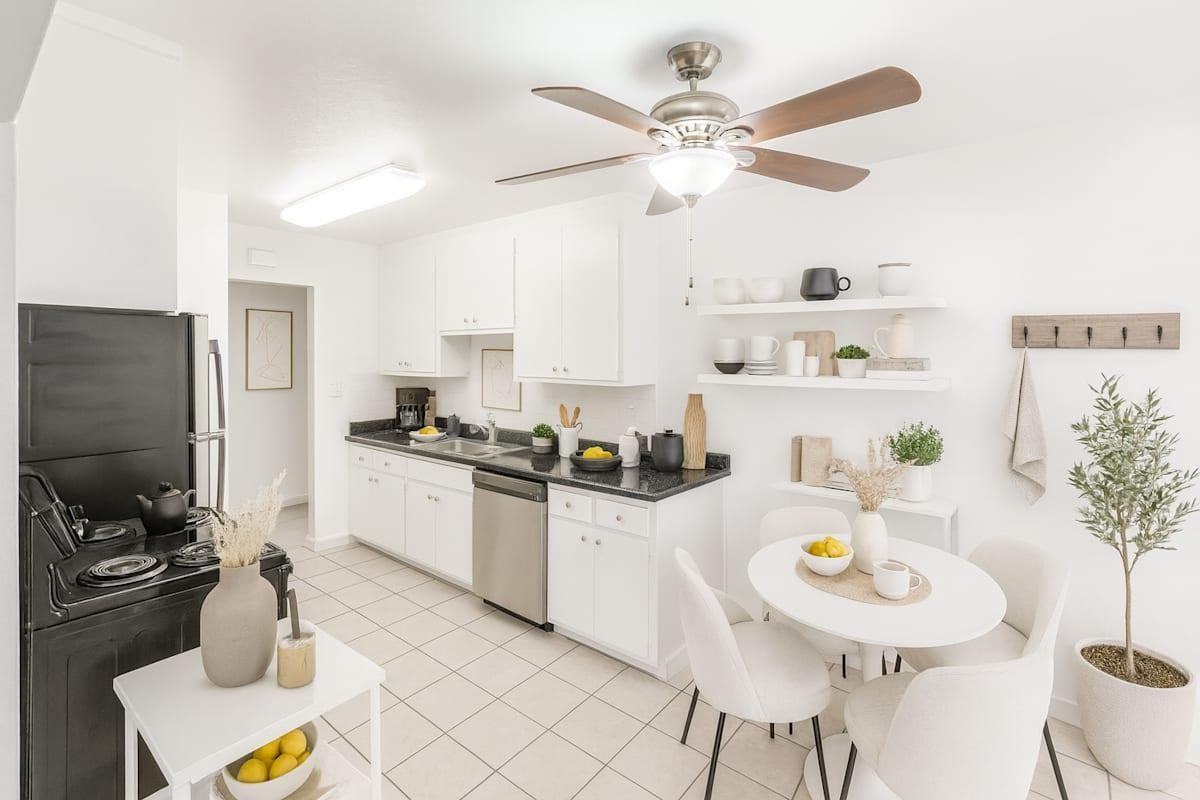 24050 Silva Ave - Photo 4 of 12