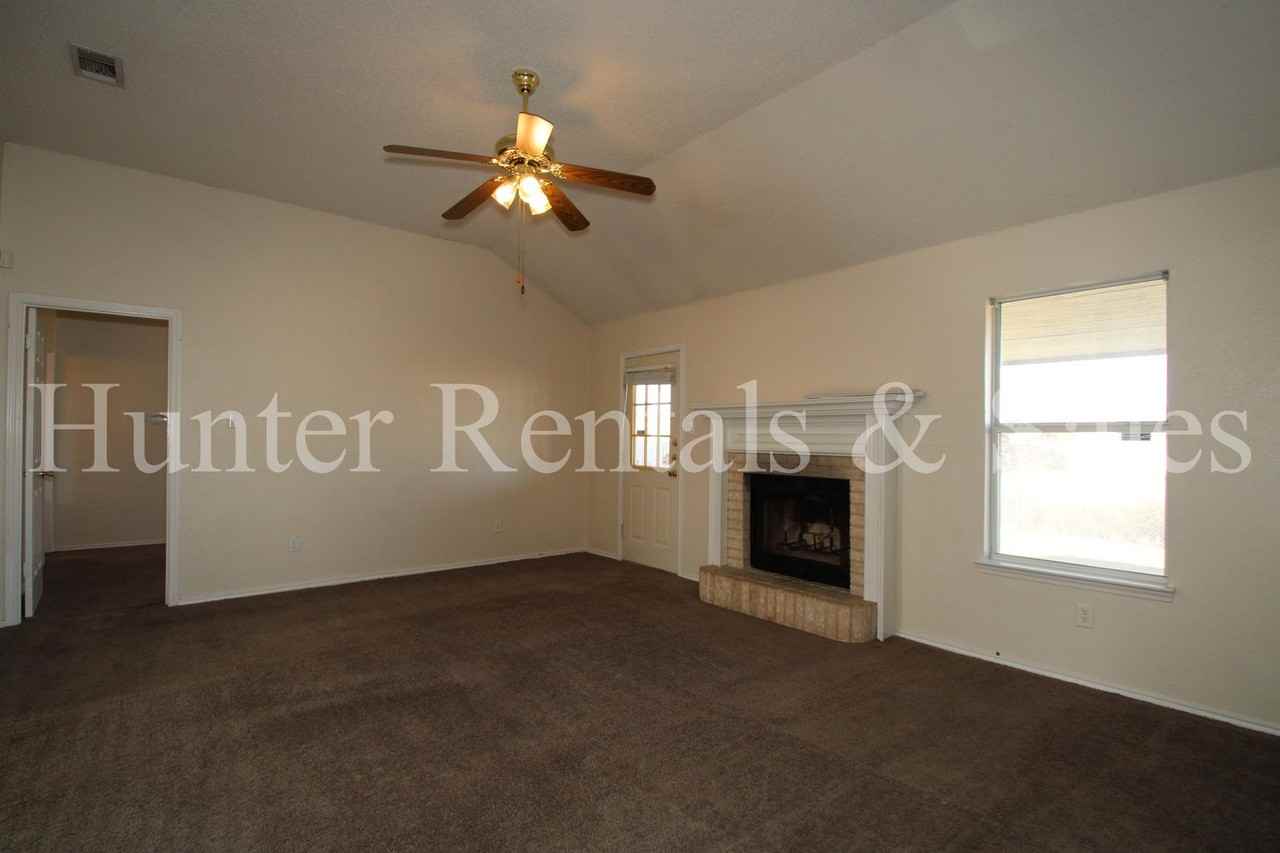 3605 Rainforest Ln - Photo 6 of 24