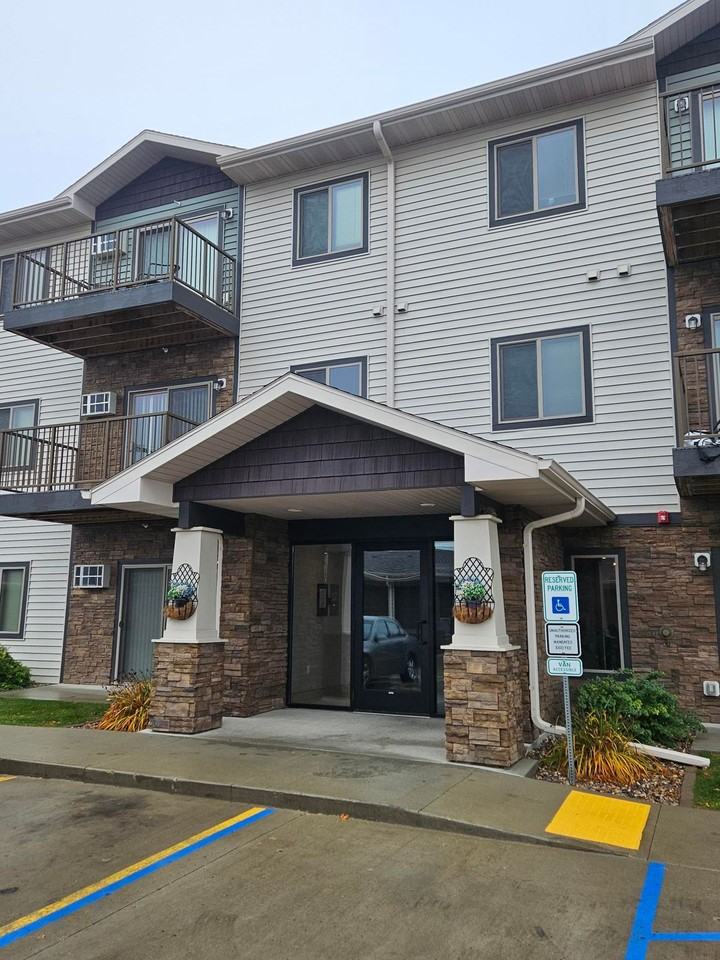 Dakota's Estates - Photo 2 of 2